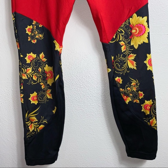 Nike Sportswear Limited Edition Floral Leggings - Picture 4 of 10